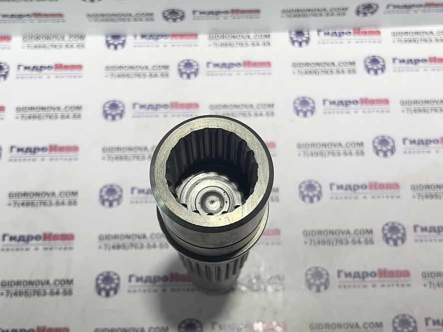 Вал гидромотора хода