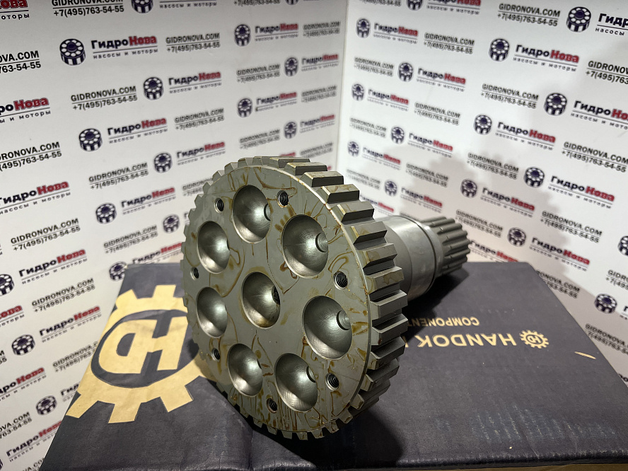 Вал гидромотора поворота